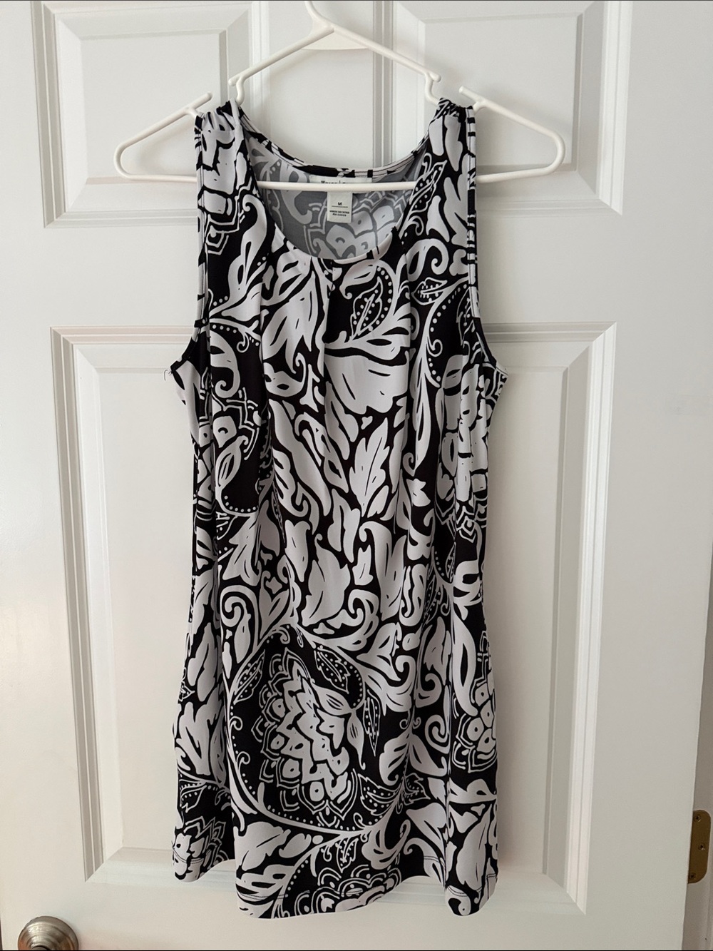 White House Black Market Black and White Paisley Tank Dress pit to pit 18 inches